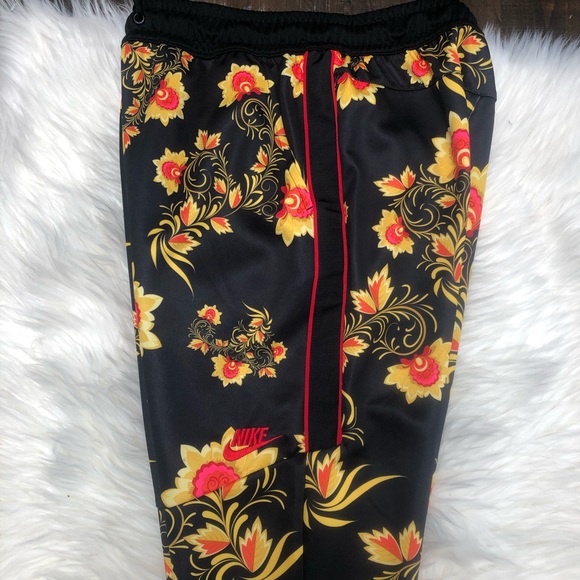 🔥EUC NIKE TRACK PANTS WORN ONCE UNISEX SIZE SMALL - Picture 3 of 8